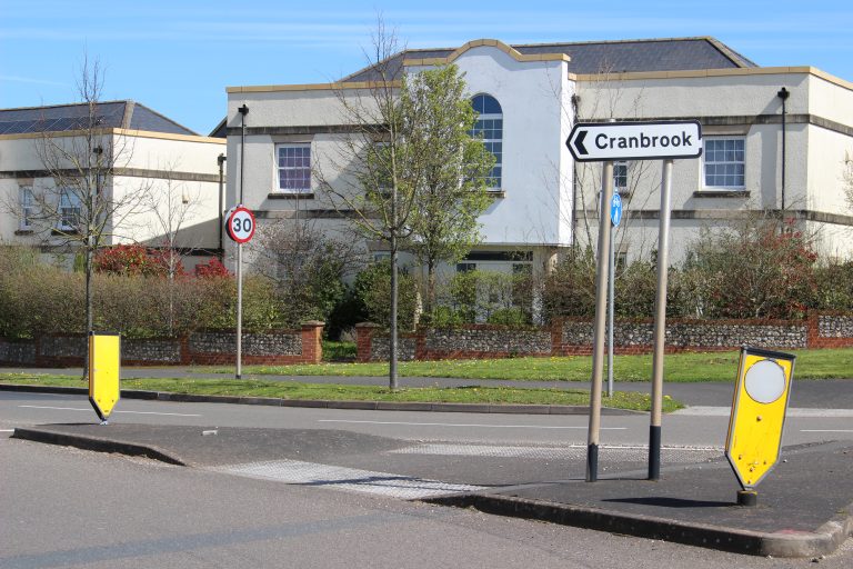 Photo showing the Cranbrook sign at the 1st Roundabout.